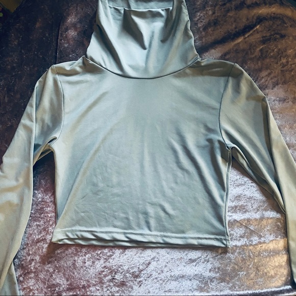 Basics Grey Long Sleeve Cropped Turtle Neck - Picture 3 of 10